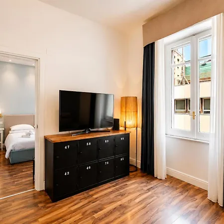 Wake Up In Center 4 Guests 4*