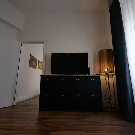 Wake Up In Center 4 Guests Oda ve Kahvaltı 4*