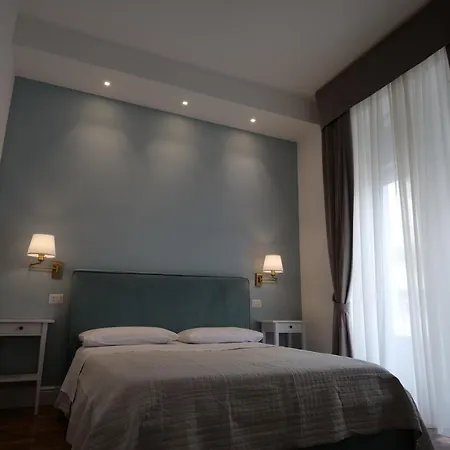 Wake Up In Νάπολη